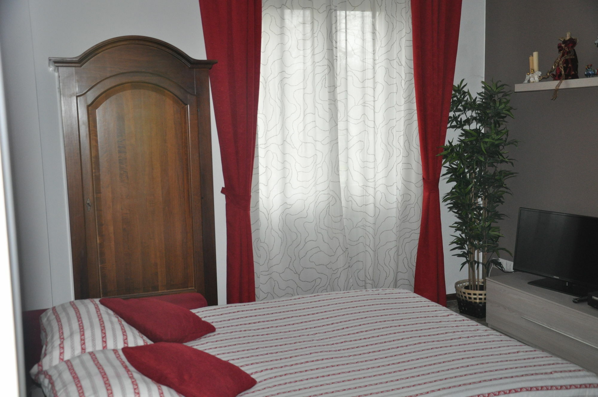 A Casa Di Franci Apartment Парма Екстериор снимка